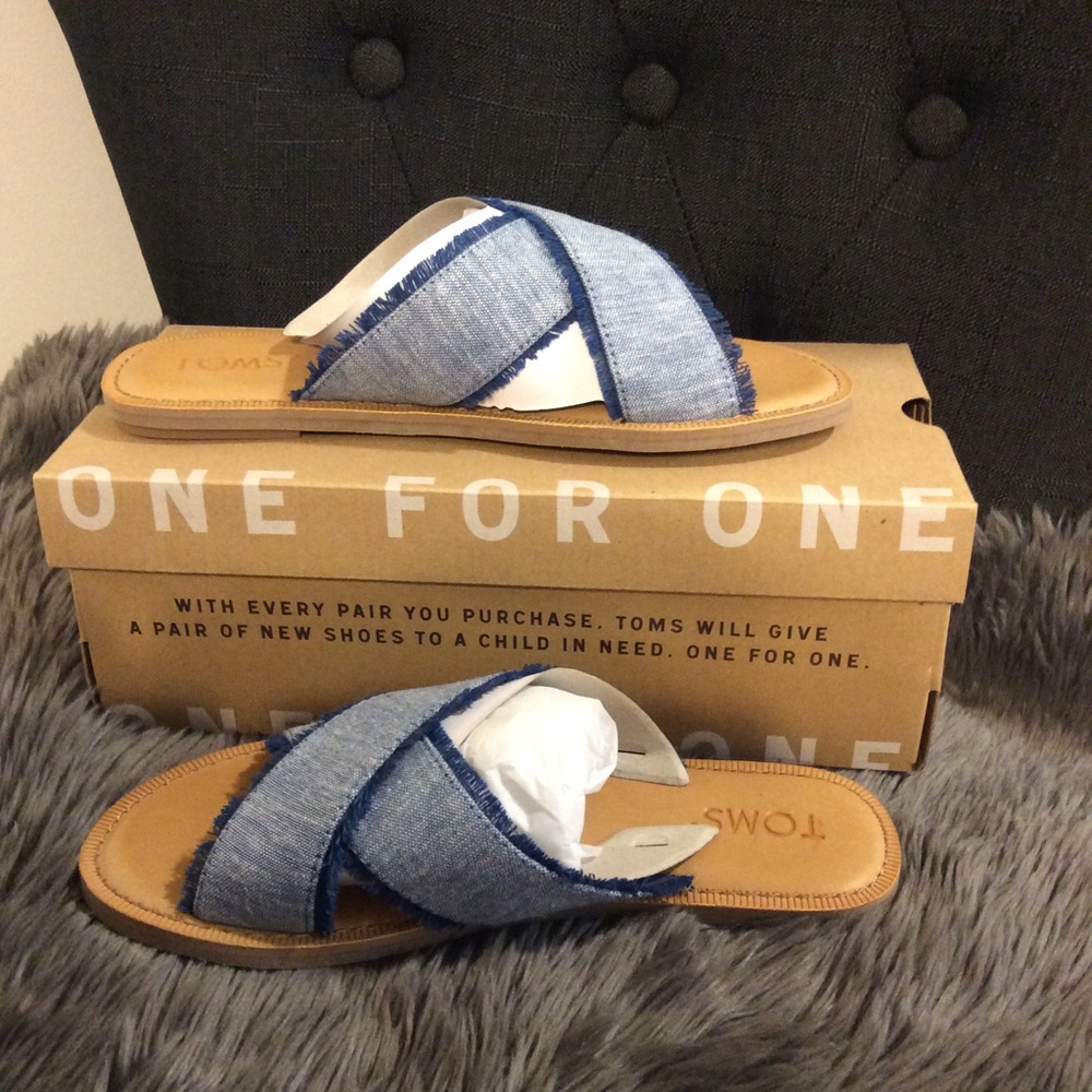 Toms slippers